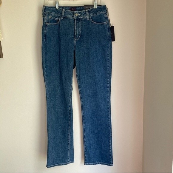 NYDJ women’s straight leg flower embroidered size 12. New with tags! 😍